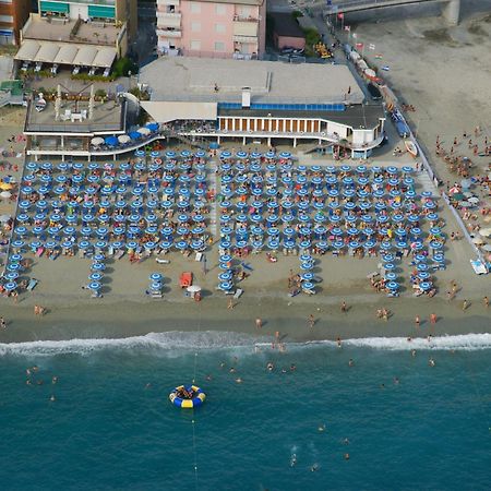 Hotel Bagni Arcobaleno Deiva Marina Exteriör bild