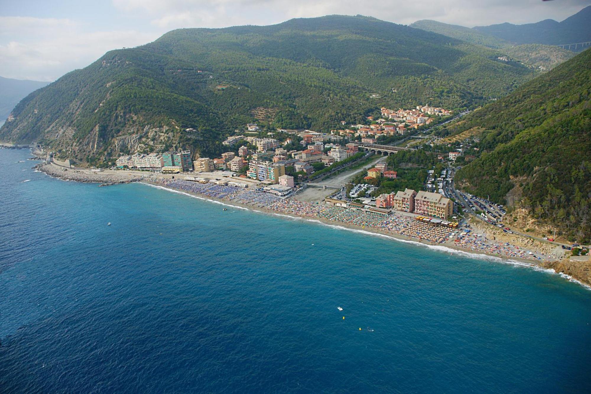 Hotel Bagni Arcobaleno Deiva Marina Exteriör bild